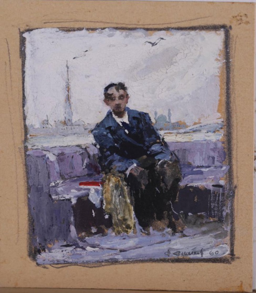 В центре композиции изображен  сидящий на полукруглой скамейке мужчина на фоне реки и зданий на противоположном берегу; над его головой - чайки.