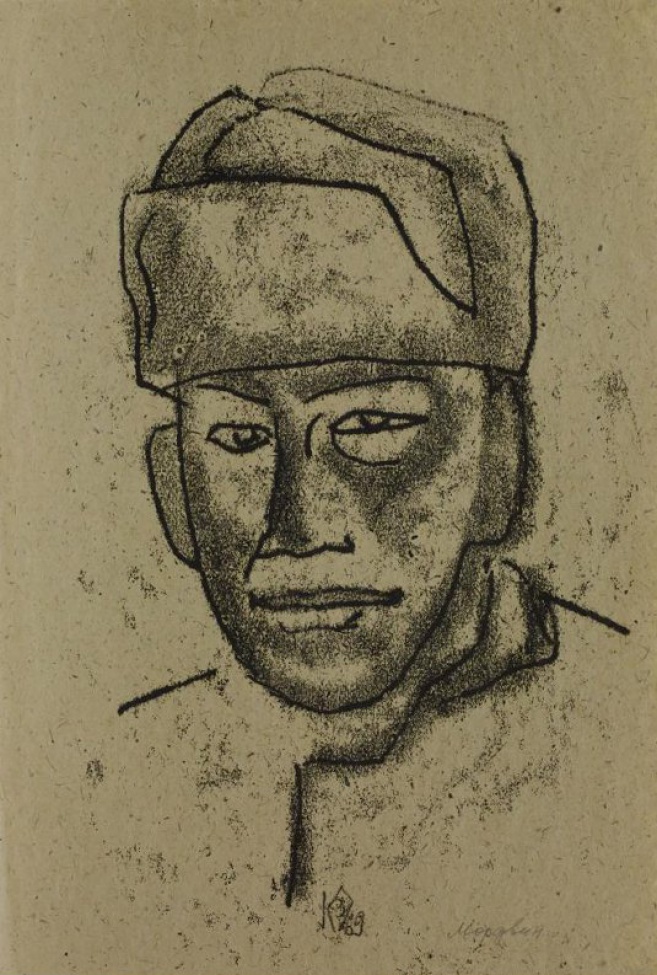 Изображен линейно оплечный портрет мужчины с овальным лицом, в шапке-ушанке.