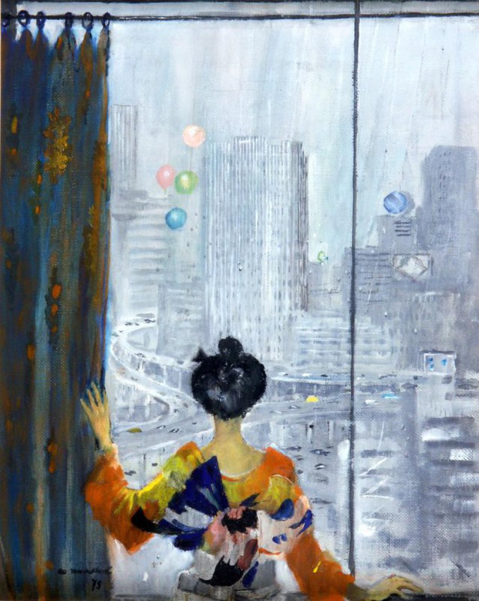На фоне окна изображена женская фигура со спины в кимоно. За окном - городской пейзаж.