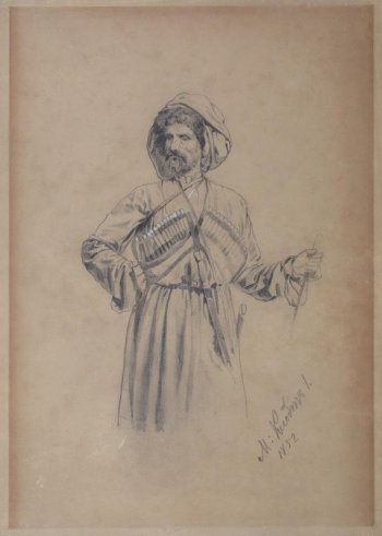 Поколенное изображение  пожилого мужчины в национальном костюме с кинжалом на поясе; правая рука лежит на бедре, левая на поясе. Голова повернута влево, лицо обрамлено бородой.