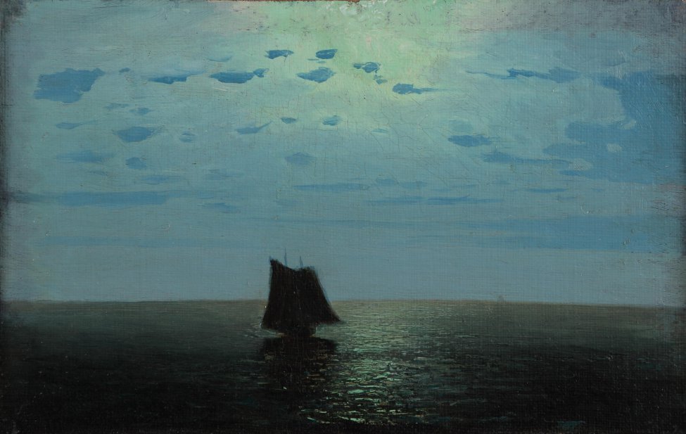 Изображает на спокойной поверхности моря, залитого лунным светом, темный силуэт парусной лодки. Мелкие кучевые облачка покрывают небо до самого горизонта.