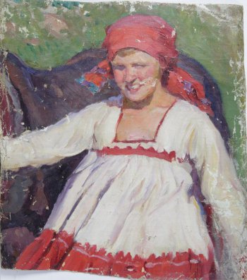 Поколенно изображена улыбающаяся женщина в белом платье с красной отделкой, в красном платке, подвязанном на затылке. Туловище слегка повернуто вправо. Фоном служит круп лошади и зелень травы.