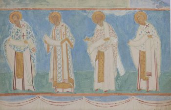 На зелено-голубом фоне изображены четыре святителя в светлых хитонах с свитками в руках, идущих справа налево.