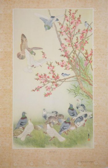 Изображено справа дерево с розовыми цветами. На ветках дерева и под деревом- голуби.