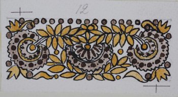 Изображен орнамент в желто-коричневой гамме из трех цветочных форм, смыкающихся ветками.