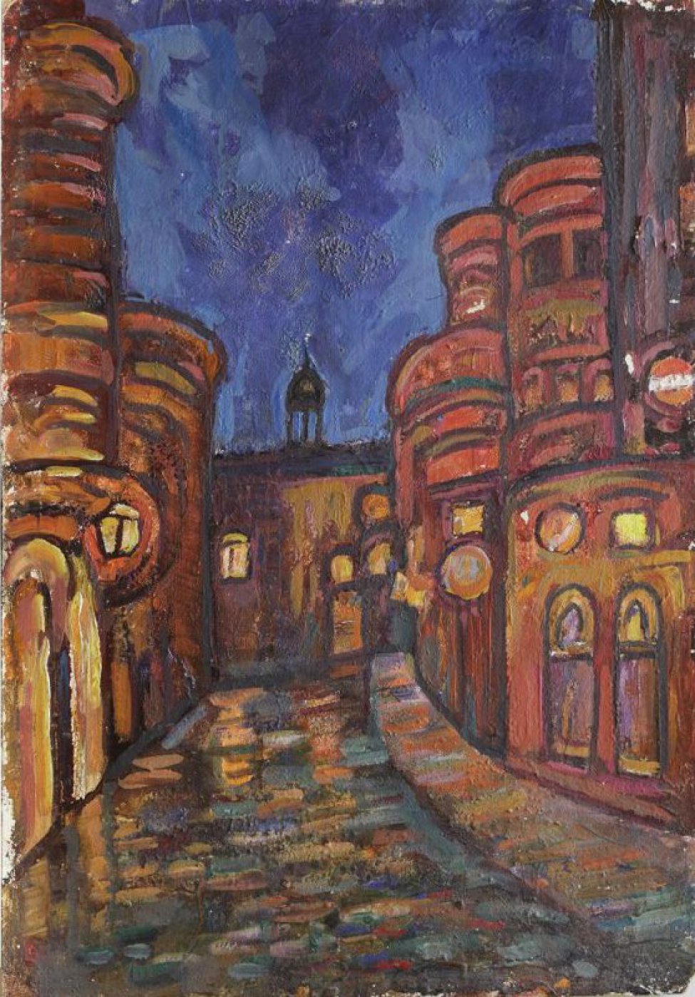 Изображена узкая городская улица с каменными домами красно-коричневого цвета слева и справа, имеющие овальные формы в силуэте, с желтым светом в окнах. В центре, между домами, на фоне темно-синего неба невысокое здание с окном, на крыше маленький купол.